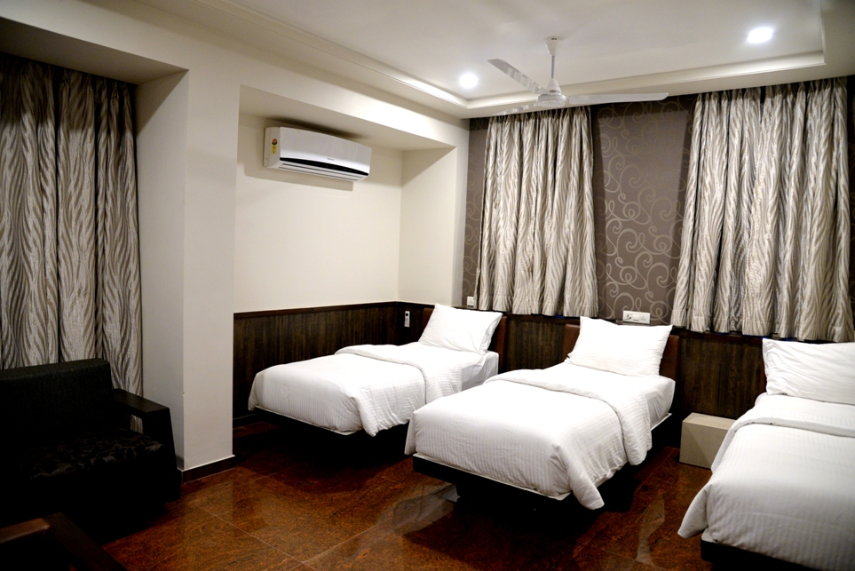 room-col-4